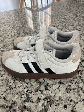adidas Kids White Sneakers with Black Stripes and Brown Sole